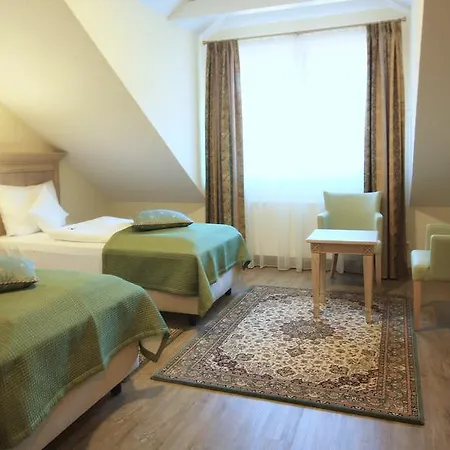 Rebstock Otel 4*